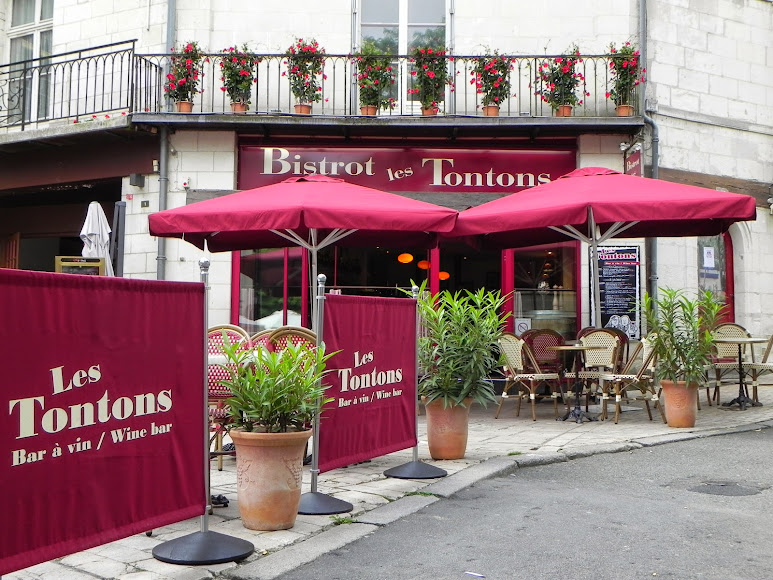 Bistrot les tontons - Bar-terrasse place Saint Pierre à Saumur
